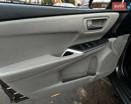 Серый Тойота Камри, объемом двигателя 2.5 л и пробегом 161 тыс. км за 13300 $, фото 29 на Automoto.ua