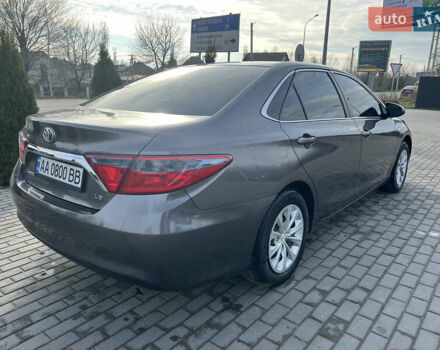 Сірий Тойота Камрі, об'ємом двигуна 2.49 л та пробігом 175 тис. км за 12000 $, фото 4 на Automoto.ua