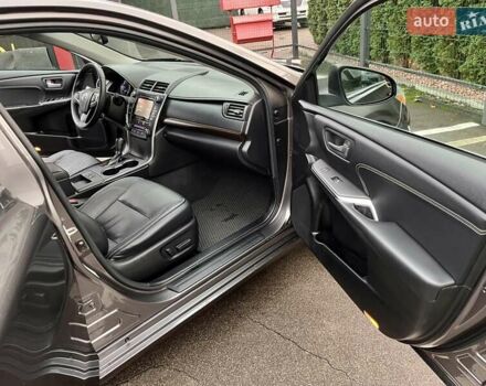Сірий Тойота Камрі, об'ємом двигуна 2.5 л та пробігом 187 тис. км за 12900 $, фото 19 на Automoto.ua