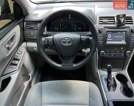 Сірий Тойота Камрі, об'ємом двигуна 2.49 л та пробігом 238 тис. км за 12500 $, фото 5 на Automoto.ua