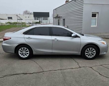 Серый Тойота Камри, объемом двигателя 2.5 л и пробегом 211 тыс. км за 12600 $, фото 3 на Automoto.ua