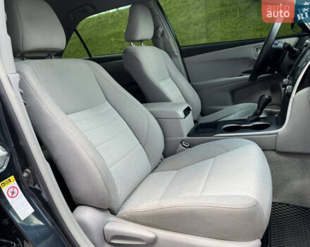 Сірий Тойота Камрі, об'ємом двигуна 2.49 л та пробігом 238 тис. км за 12500 $, фото 6 на Automoto.ua