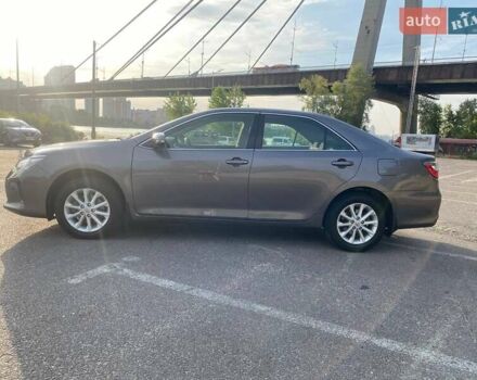 Серый Тойота Камри, объемом двигателя 2.49 л и пробегом 145 тыс. км за 16000 $, фото 7 на Automoto.ua