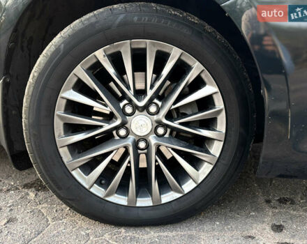 Серый Тойота Камри, объемом двигателя 2.49 л и пробегом 200 тыс. км за 18500 $, фото 12 на Automoto.ua