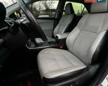 Серый Тойота Камри, объемом двигателя 2.5 л и пробегом 161 тыс. км за 13300 $, фото 11 на Automoto.ua