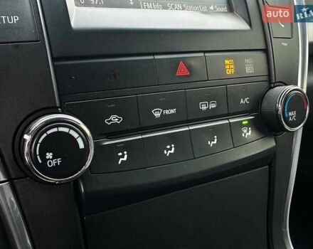 Серый Тойота Камри, объемом двигателя 2.5 л и пробегом 161 тыс. км за 13300 $, фото 26 на Automoto.ua