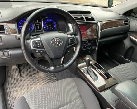 Сірий Тойота Камрі, об'ємом двигуна 2.5 л та пробігом 180 тис. км за 15000 $, фото 6 на Automoto.ua