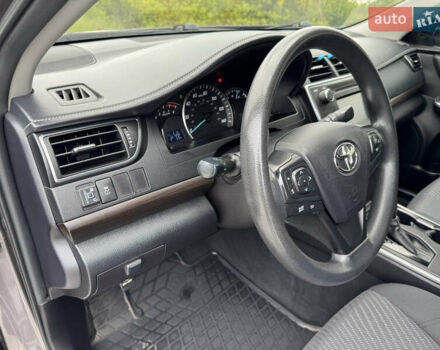 Сірий Тойота Камрі, об'ємом двигуна 2.49 л та пробігом 210 тис. км за 14950 $, фото 10 на Automoto.ua