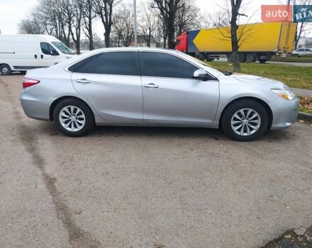 Серый Тойота Камри, объемом двигателя 2.49 л и пробегом 210 тыс. км за 10900 $, фото 2 на Automoto.ua