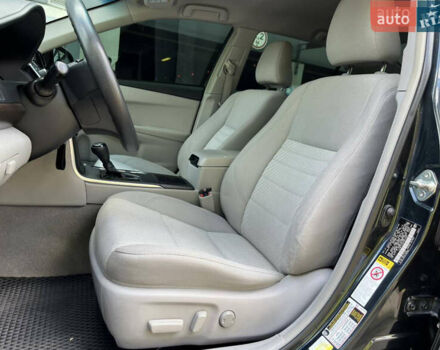 Сірий Тойота Камрі, об'ємом двигуна 2.49 л та пробігом 238 тис. км за 12500 $, фото 7 на Automoto.ua