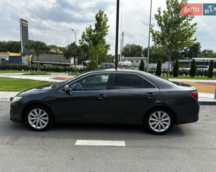 Серый Тойота Камри, объемом двигателя 2.49 л и пробегом 138 тыс. км за 11700 $, фото 4 на Automoto.ua