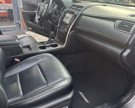 Серый Тойота Камри, объемом двигателя 2.5 л и пробегом 110 тыс. км за 15999 $, фото 14 на Automoto.ua