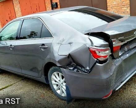 Серый Тойота Камри, объемом двигателя 2.5 л и пробегом 134 тыс. км за 10000 $, фото 2 на Automoto.ua