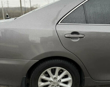 Серый Тойота Камри, объемом двигателя 2.49 л и пробегом 210 тыс. км за 14650 $, фото 18 на Automoto.ua