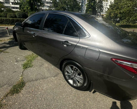 Сірий Тойота Камрі, об'ємом двигуна 2.49 л та пробігом 193 тис. км за 14800 $, фото 1 на Automoto.ua