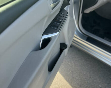 Серый Тойота Камри, объемом двигателя 2.49 л и пробегом 117 тыс. км за 14000 $, фото 13 на Automoto.ua