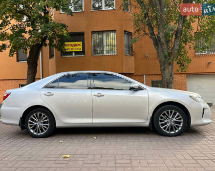 Серый Тойота Камри, объемом двигателя 2.49 л и пробегом 200 тыс. км за 17800 $, фото 2 на Automoto.ua