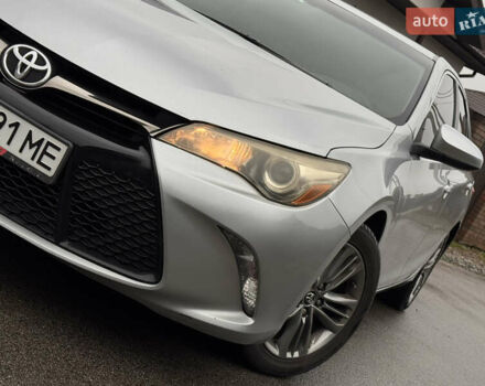 Серый Тойота Камри, объемом двигателя 2.49 л и пробегом 292 тыс. км за 10999 $, фото 2 на Automoto.ua