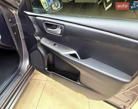 Серый Тойота Камри, объемом двигателя 2.49 л и пробегом 106 тыс. км за 12999 $, фото 29 на Automoto.ua