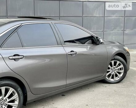 Серый Тойота Камри, объемом двигателя 2.5 л и пробегом 175 тыс. км за 21900 $, фото 32 на Automoto.ua