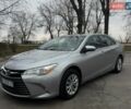 Серый Тойота Камри, объемом двигателя 2.5 л и пробегом 153 тыс. км за 14100 $, фото 1 на Automoto.ua