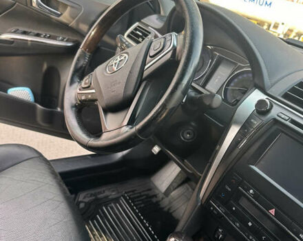 Сірий Тойота Камрі, об'ємом двигуна 2.49 л та пробігом 295 тис. км за 14500 $, фото 5 на Automoto.ua