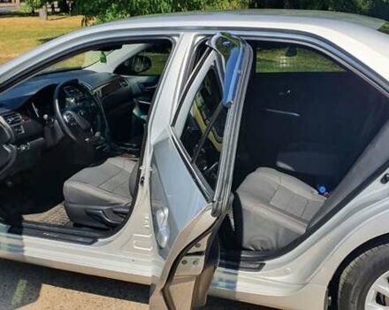 Серый Тойота Камри, объемом двигателя 2.5 л и пробегом 103 тыс. км за 16600 $, фото 9 на Automoto.ua