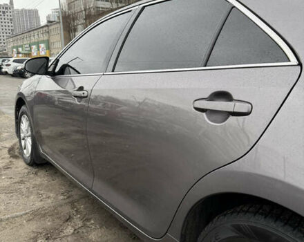 Серый Тойота Камри, объемом двигателя 2.49 л и пробегом 210 тыс. км за 14650 $, фото 20 на Automoto.ua