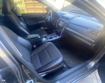 Сірий Тойота Камрі, об'ємом двигуна 2.5 л та пробігом 141 тис. км за 11800 $, фото 5 на Automoto.ua