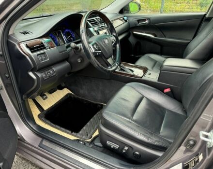 Серый Тойота Камри, объемом двигателя 2.5 л и пробегом 200 тыс. км за 17900 $, фото 5 на Automoto.ua