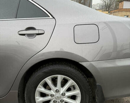 Серый Тойота Камри, объемом двигателя 2.49 л и пробегом 210 тыс. км за 14650 $, фото 17 на Automoto.ua