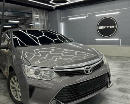 Серый Тойота Камри, объемом двигателя 2.49 л и пробегом 210 тыс. км за 14650 $, фото 1 на Automoto.ua