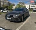 Серый Тойота Камри, объемом двигателя 2.5 л и пробегом 220 тыс. км за 14200 $, фото 1 на Automoto.ua