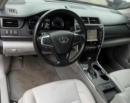 Сірий Тойота Камрі, об'ємом двигуна 2.5 л та пробігом 189 тис. км за 12500 $, фото 8 на Automoto.ua