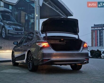 Сірий Тойота Камрі, об'ємом двигуна 2.49 л та пробігом 117 тис. км за 16678 $, фото 7 на Automoto.ua