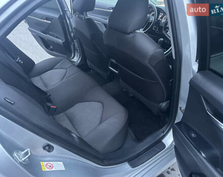 Серый Тойота Камри, объемом двигателя 2.49 л и пробегом 194 тыс. км за 16900 $, фото 16 на Automoto.ua