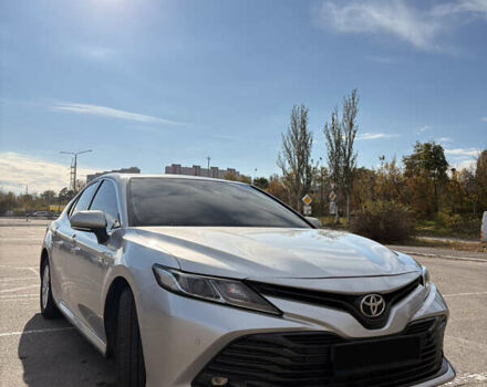 Серый Тойота Камри, объемом двигателя 2.49 л и пробегом 235 тыс. км за 21300 $, фото 1 на Automoto.ua