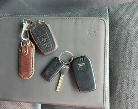 Серый Тойота Камри, объемом двигателя 2.5 л и пробегом 105 тыс. км за 21800 $, фото 2 на Automoto.ua