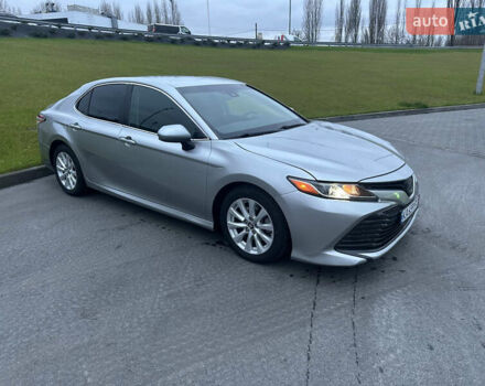 Серый Тойота Камри, объемом двигателя 2.49 л и пробегом 194 тыс. км за 16900 $, фото 2 на Automoto.ua