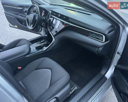 Серый Тойота Камри, объемом двигателя 2.49 л и пробегом 194 тыс. км за 16900 $, фото 17 на Automoto.ua