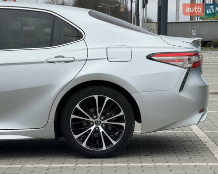 Сірий Тойота Камрі, об'ємом двигуна 2.49 л та пробігом 220 тис. км за 17700 $, фото 5 на Automoto.ua