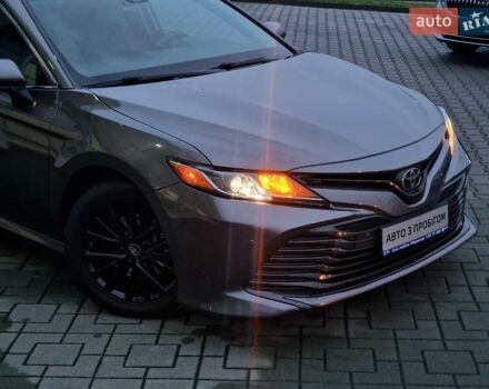 Сірий Тойота Камрі, об'ємом двигуна 2.49 л та пробігом 117 тис. км за 16678 $, фото 2 на Automoto.ua