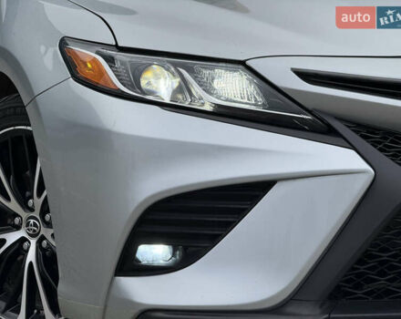 Сірий Тойота Камрі, об'ємом двигуна 2.49 л та пробігом 220 тис. км за 17700 $, фото 19 на Automoto.ua