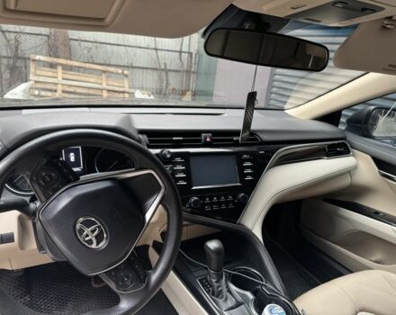 Серый Тойота Камри, объемом двигателя 2.5 л и пробегом 180 тыс. км за 15800 $, фото 3 на Automoto.ua