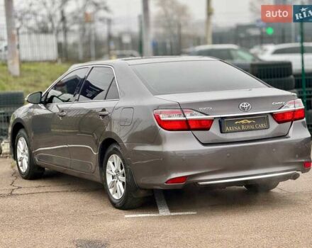 Серый Тойота Камри, объемом двигателя 2.49 л и пробегом 173 тыс. км за 17500 $, фото 12 на Automoto.ua
