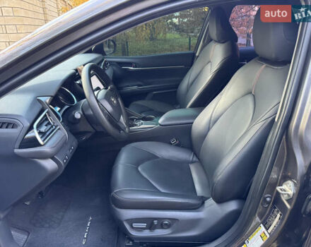 Тойота Камри 2017 в Одессе на Automoto.ua Серый Тойота Камри, объемом двигателя 2.49 л и пробегом 116 тыс. км за 16500 $, фото 25 на Automoto.ua