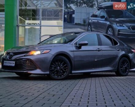 Сірий Тойота Камрі, об'ємом двигуна 2.49 л та пробігом 117 тис. км за 16678 $, фото 1 на Automoto.ua
