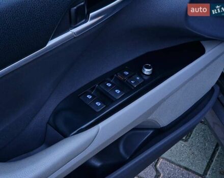 Сірий Тойота Камрі, об'ємом двигуна 2.49 л та пробігом 117 тис. км за 16678 $, фото 17 на Automoto.ua