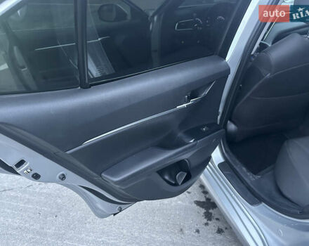 Серый Тойота Камри, объемом двигателя 2.49 л и пробегом 194 тыс. км за 16900 $, фото 11 на Automoto.ua