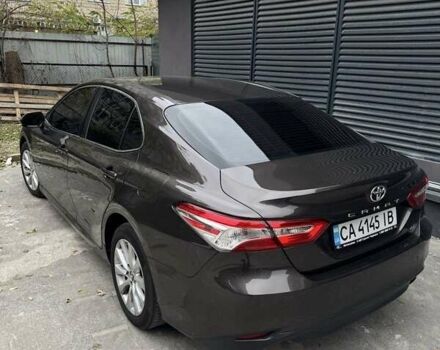 Серый Тойота Камри, объемом двигателя 2.5 л и пробегом 180 тыс. км за 15800 $, фото 1 на Automoto.ua